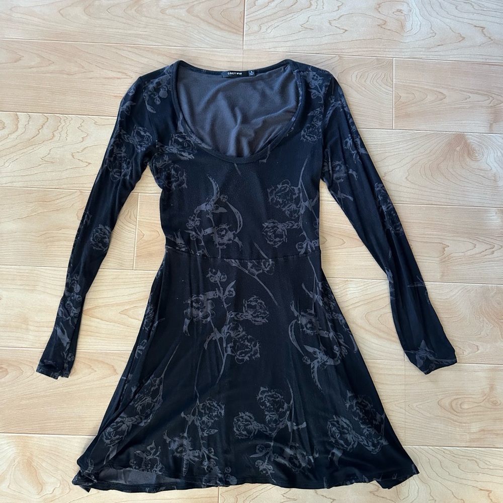 🌻 2/$10 Obey black long-sleeved dress with a subtle grey floral pattern sz small